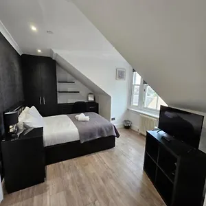 Luxury Double With Private Bathroom Homestay